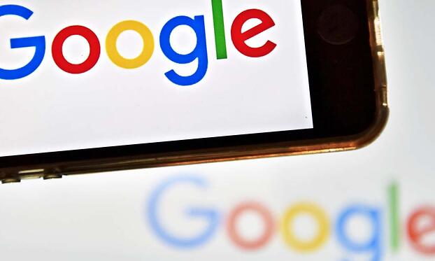 Google выиграл от всплеска интернет-рекламы, но теперь столкнулся с объявлениями, появляющимися рядом с экстремистскими видео на YouTube.