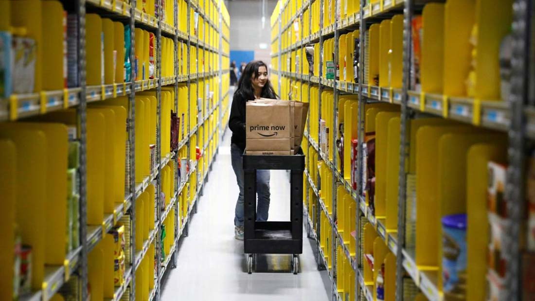 Amazon делает свой горячо ожидаемый дебют в Австралии за день до активного шопинга во время Черной пятницы.