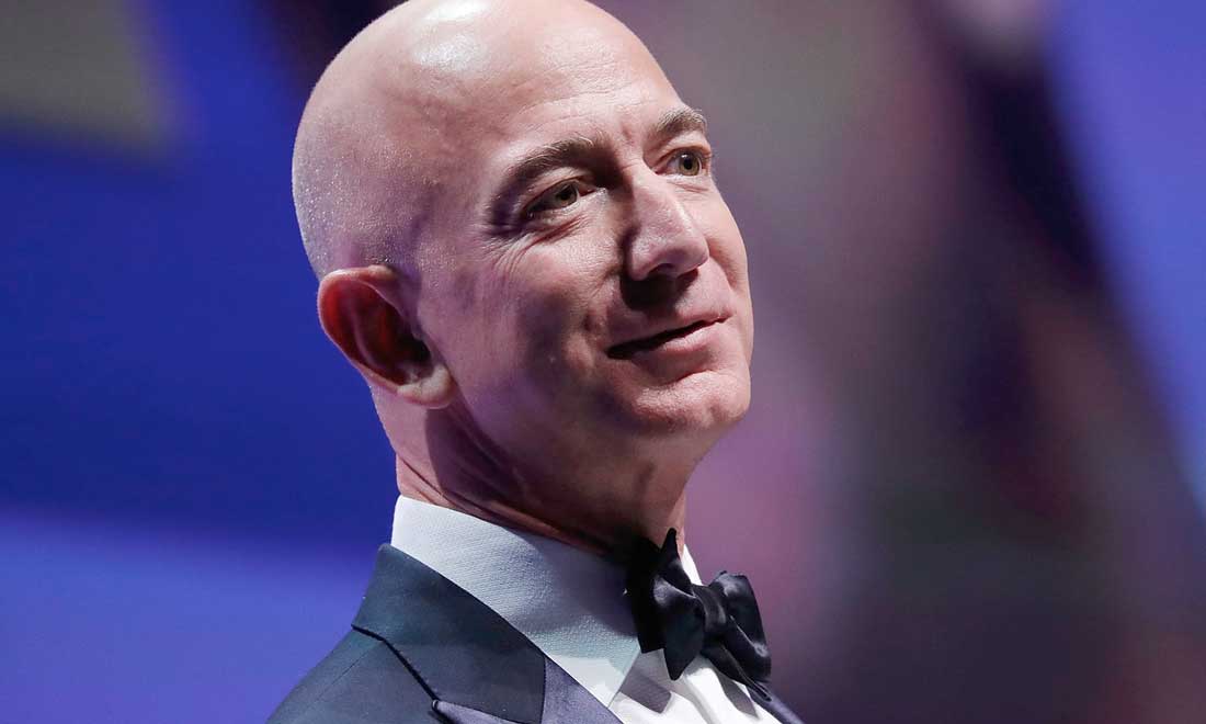 Основатель Amazon Джефф Безос - самый богатый человек в мире в 2017 году.