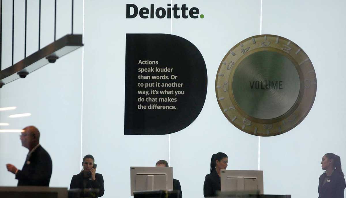 Deloitte уволила 20 британских партнеров за неподобающее поведение