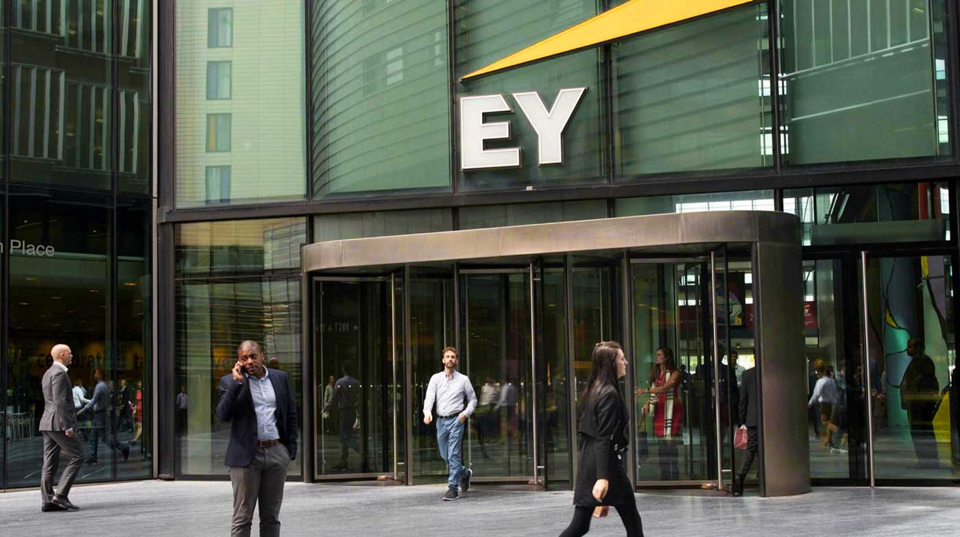 EY приобрела больше крупных клиентов в Германии, несмотря на фиаско с Wirecard