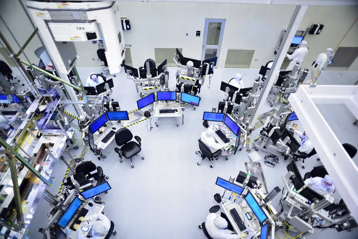 Производственное помещение завода Intel D1D/D1X в Хиллсборо, штат Орегон. Американская компания предлагает построить полупроводниковую фабрику стоимостью 20 млрд. в ЕС.