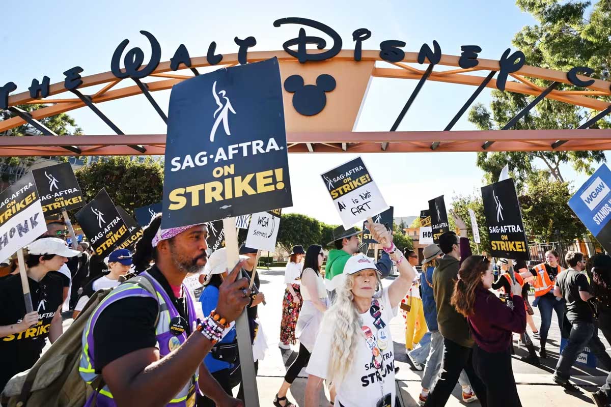 Голливудские забастовки приостановили производство Диснея на 5 месяцев. Компания также стала более избирательна в выпуске новых фильмов.
