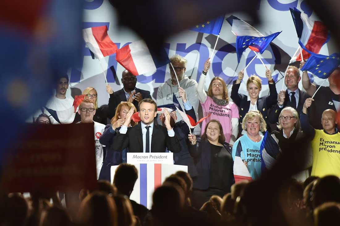 Эммануэль Макрон на предвыборном митинге в Аррасе в 2017 году, в год, когда он стал президентом. Хотя он пообещал преобразовать Францию в страну с более динамичной экономикой, он так и не смог выполнить это обещание, после того как прошли две трети его президентского срока.
