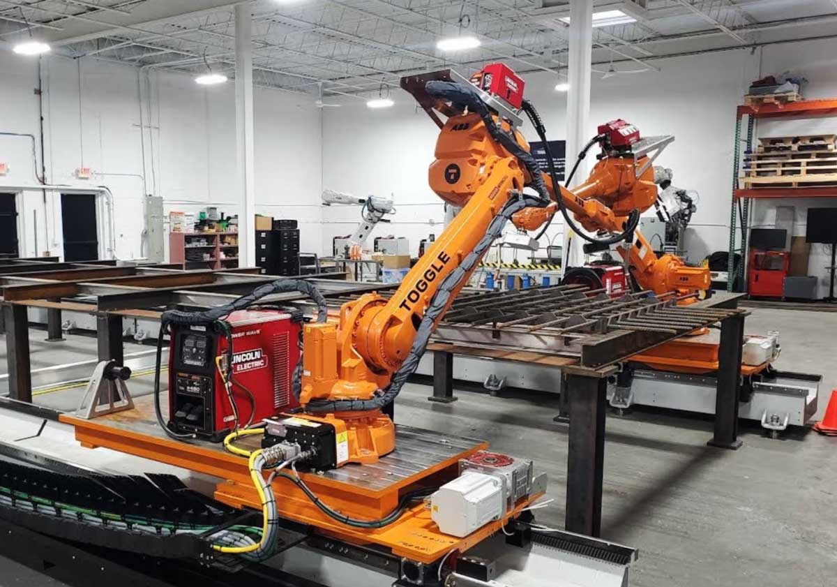 Промышленные роботы Toggle автоматизируют самые трудоемкие процессы для строительных компаний.