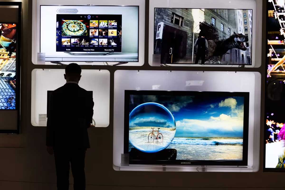 Samsung и LG борются за выживание в мировой отрасли дисплеев, в которой они доминировали всего несколько лет назад.