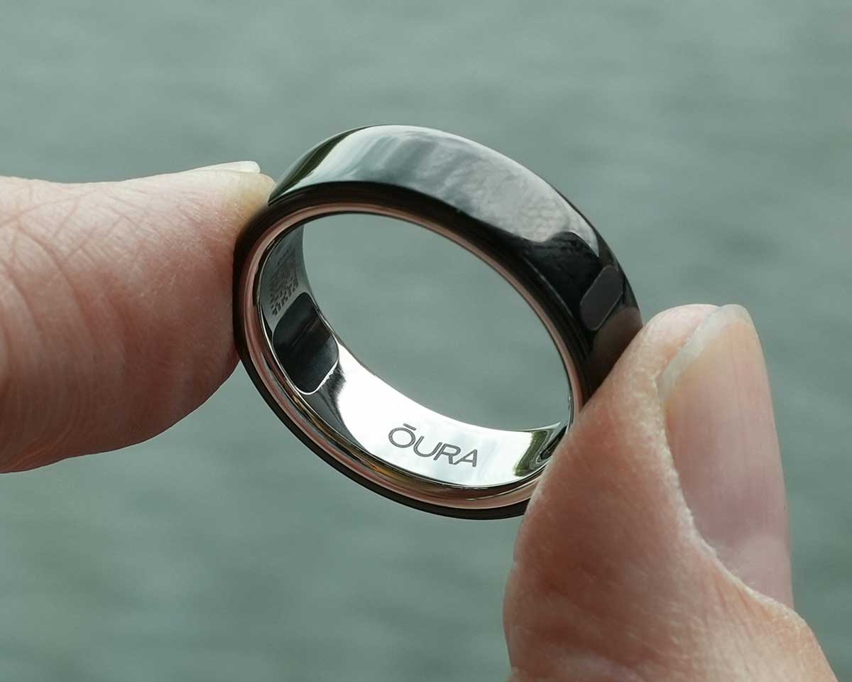 Oura Ring 5 - самое маленькое, незаметное и лучшее смарт-кольцо на рынке.